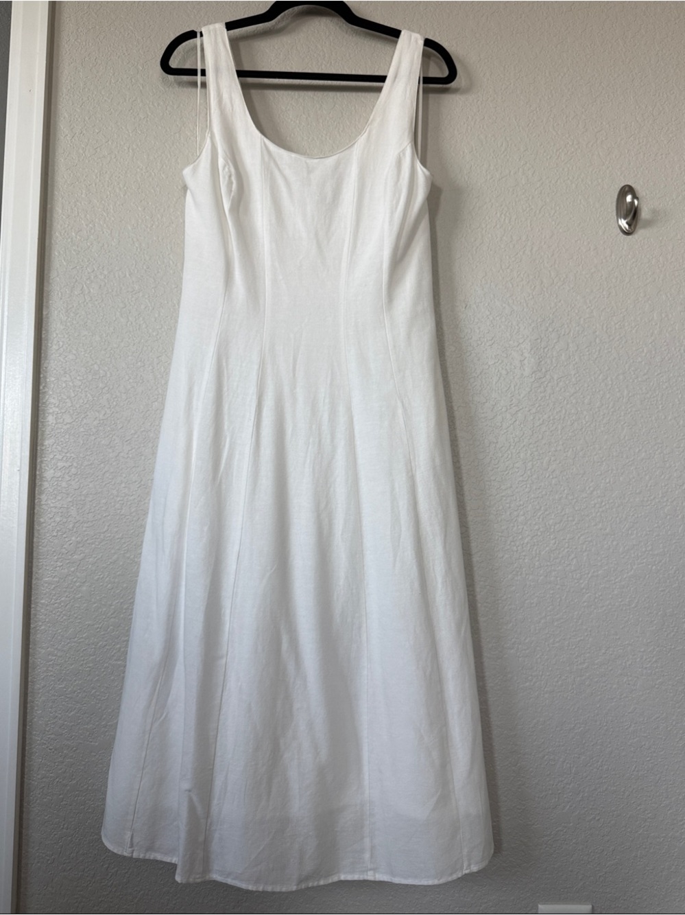 Sincerely Jules White Scoop Neck Maxi Dress